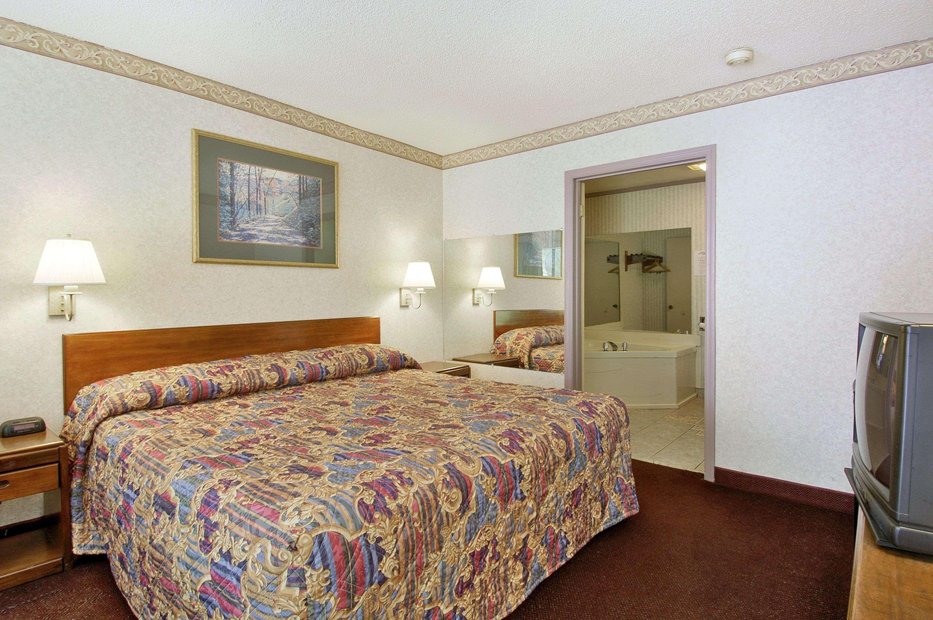 Days Inn By Wyndham Картерсвилл Экстерьер фото