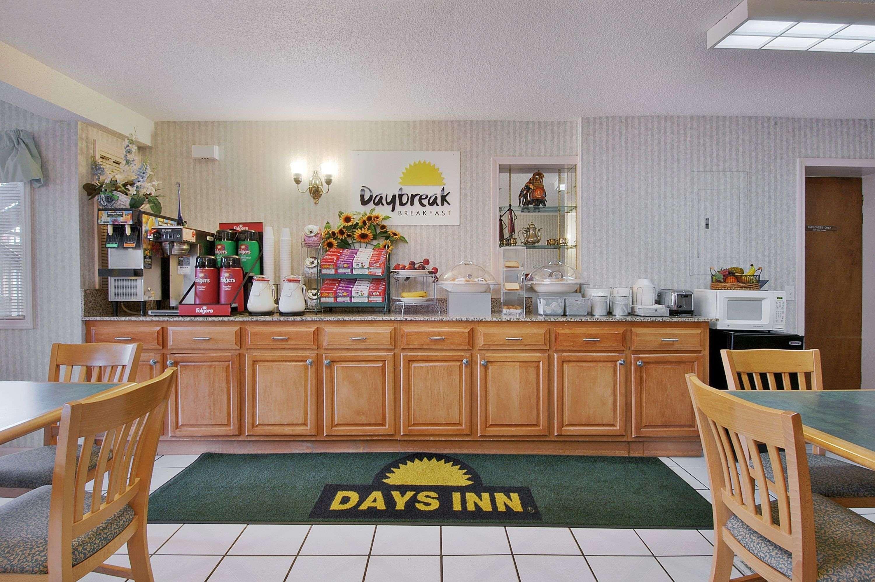 Days Inn By Wyndham Картерсвилл Экстерьер фото