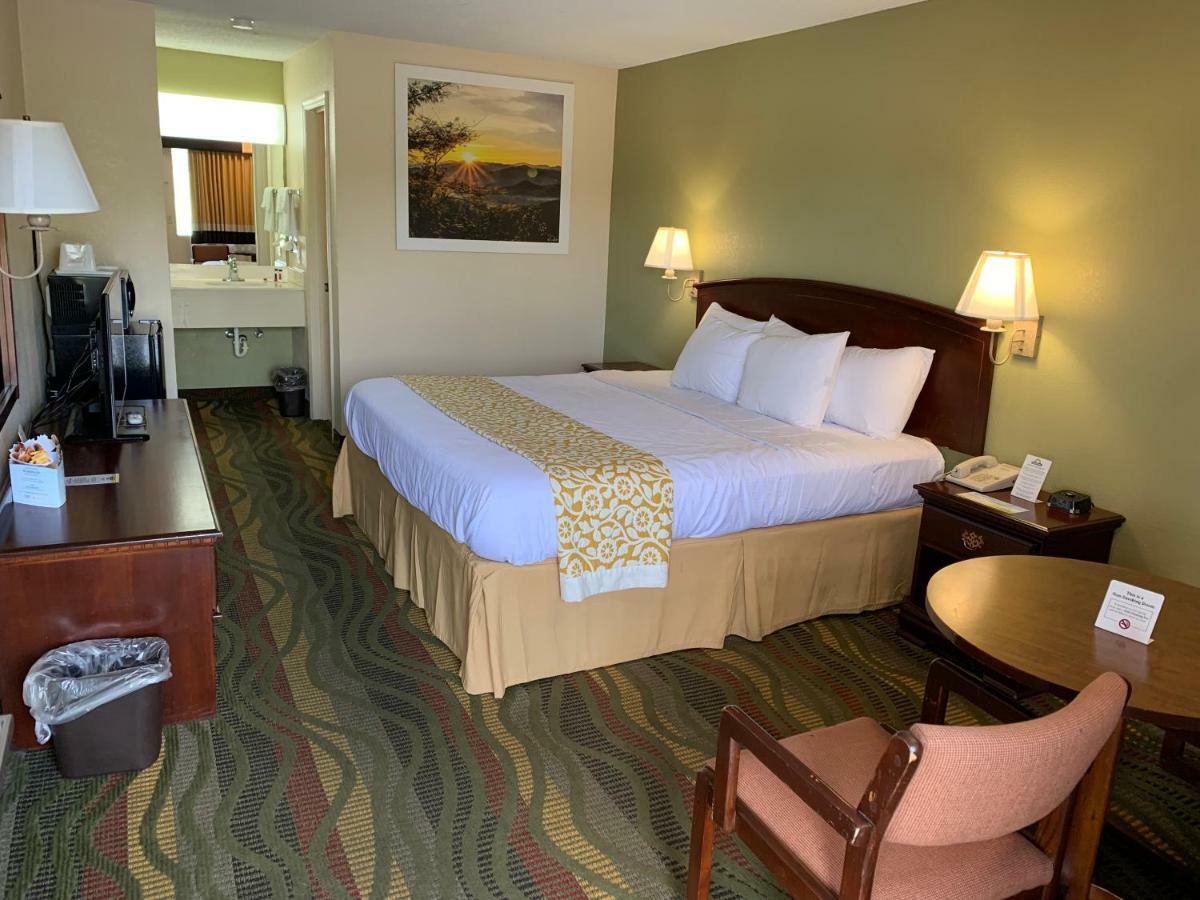 Days Inn By Wyndham Картерсвилл Экстерьер фото
