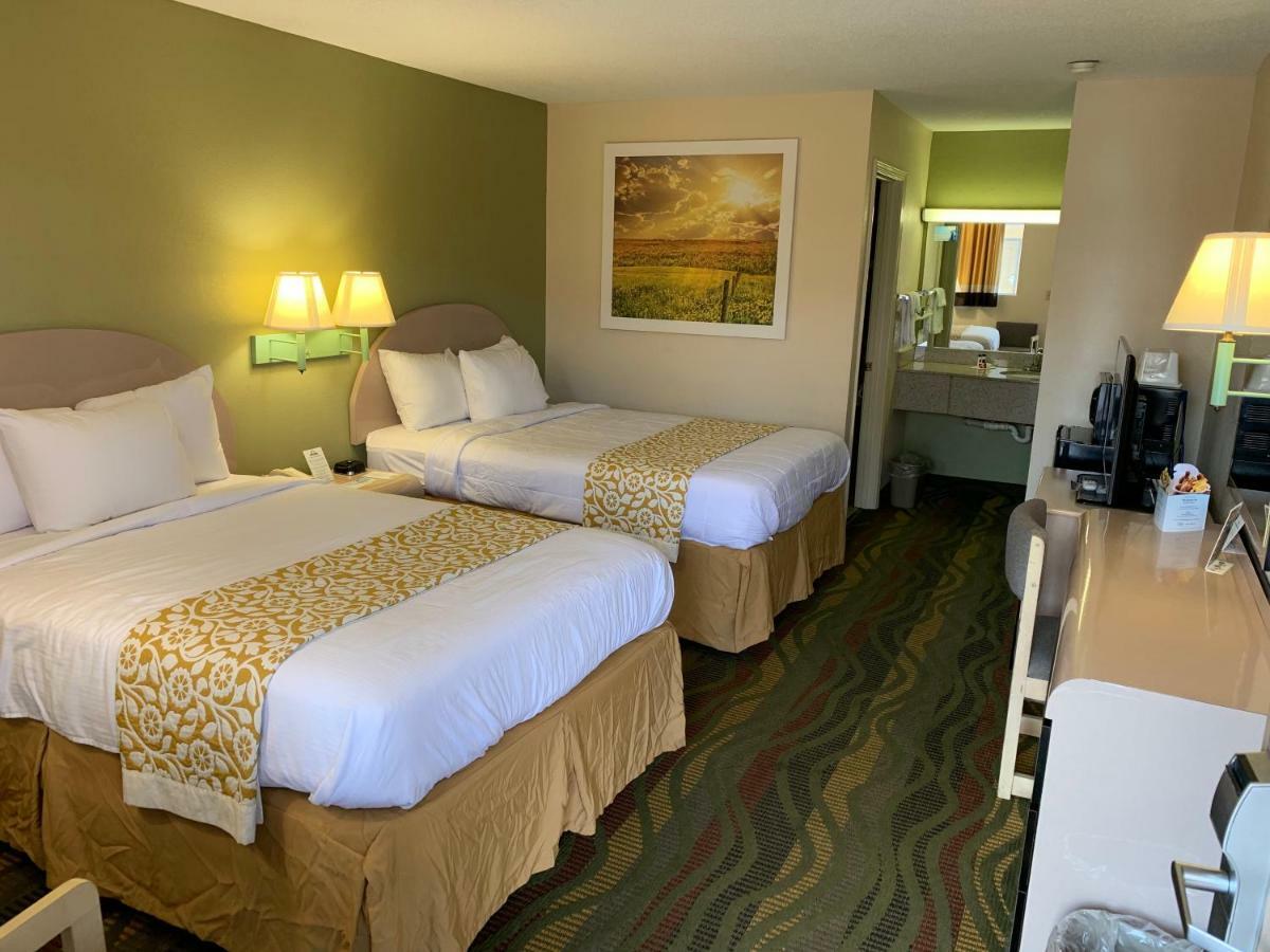 Days Inn By Wyndham Картерсвилл Экстерьер фото